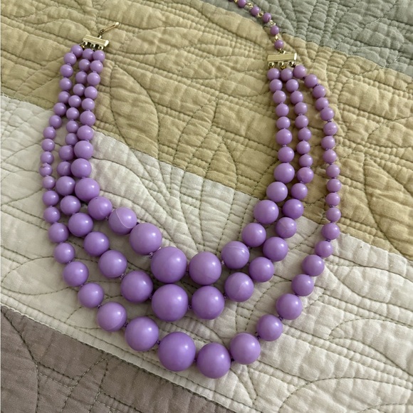 Vintage Purple celluloid 3-stranded Beaded Necklace - Picture 5 of 6